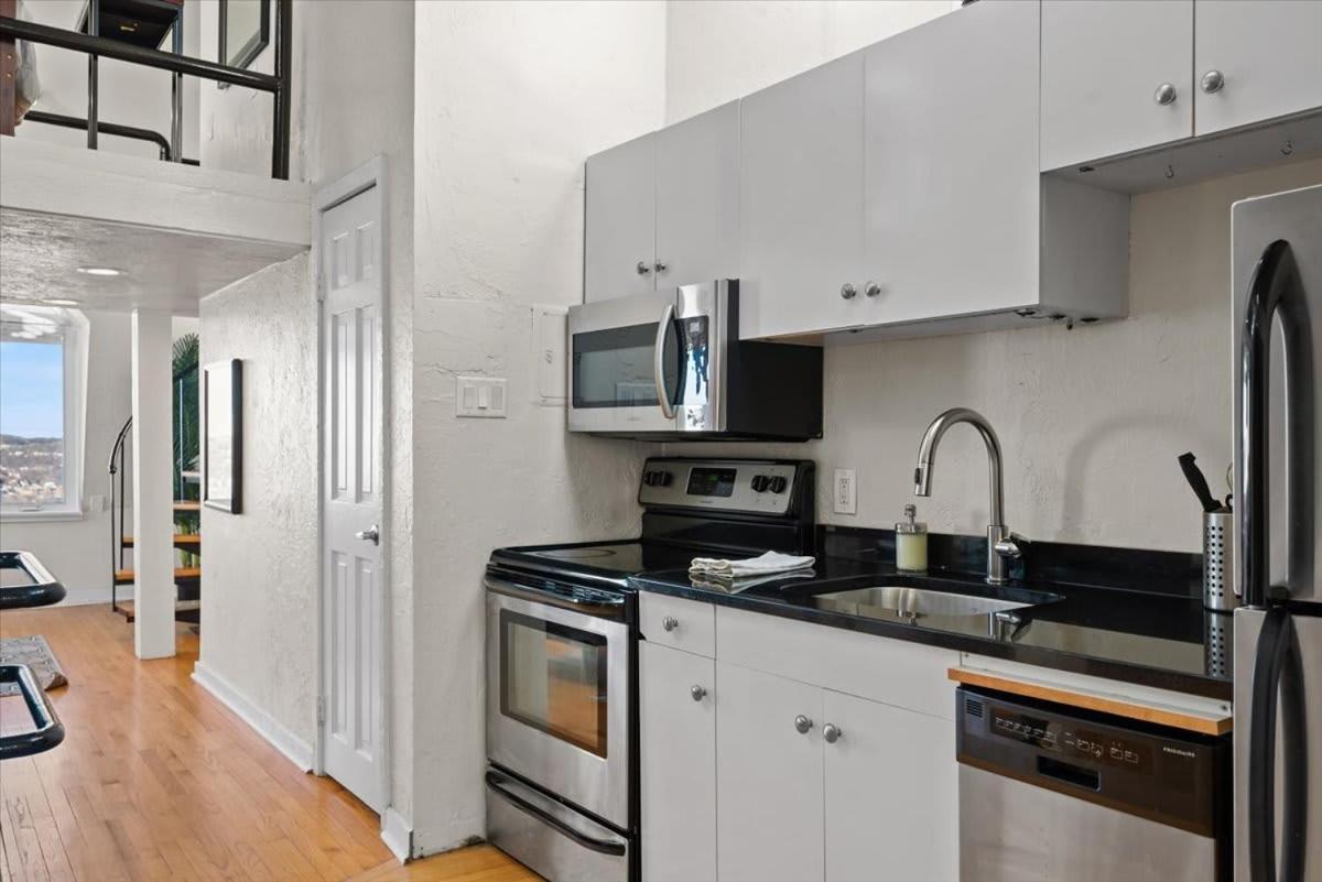 Skyline At Your Door - Studio With A View Pittsburgh Buitenkant foto